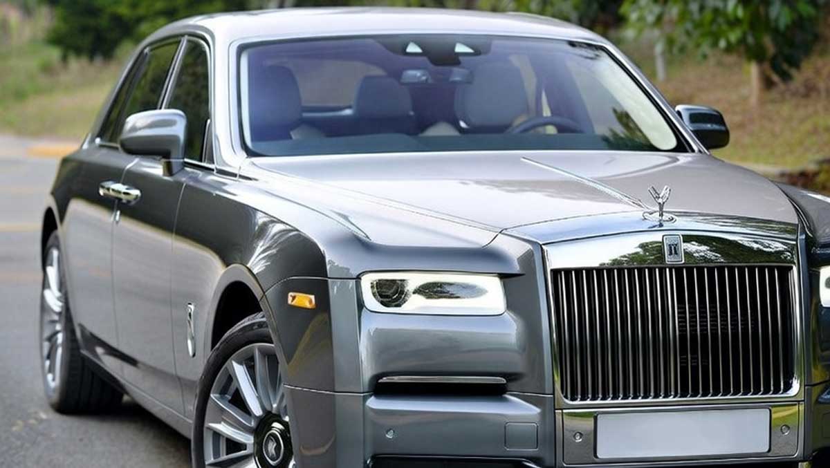 Sri Lanka Customs slaps penalty tax on Rolls Royce Phantom over model gap: sources | EconomyNext