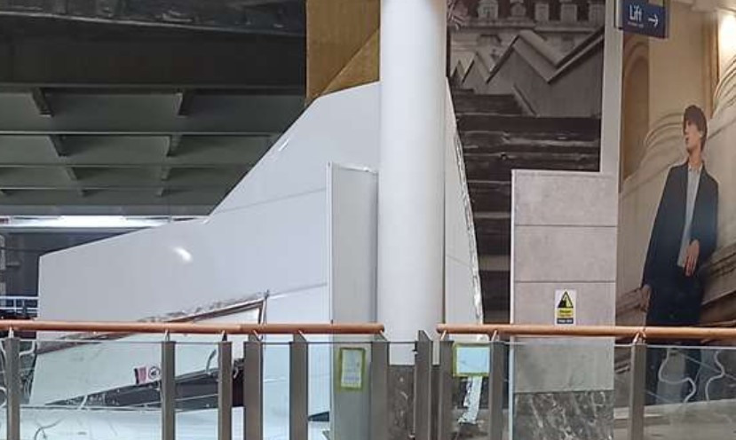 Hoarding Collapses At Bluewater