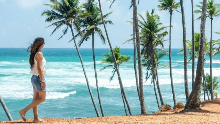 Sri Lanka tourist arrivals down 24.8-pct in April as conflict continues | EconomyNext